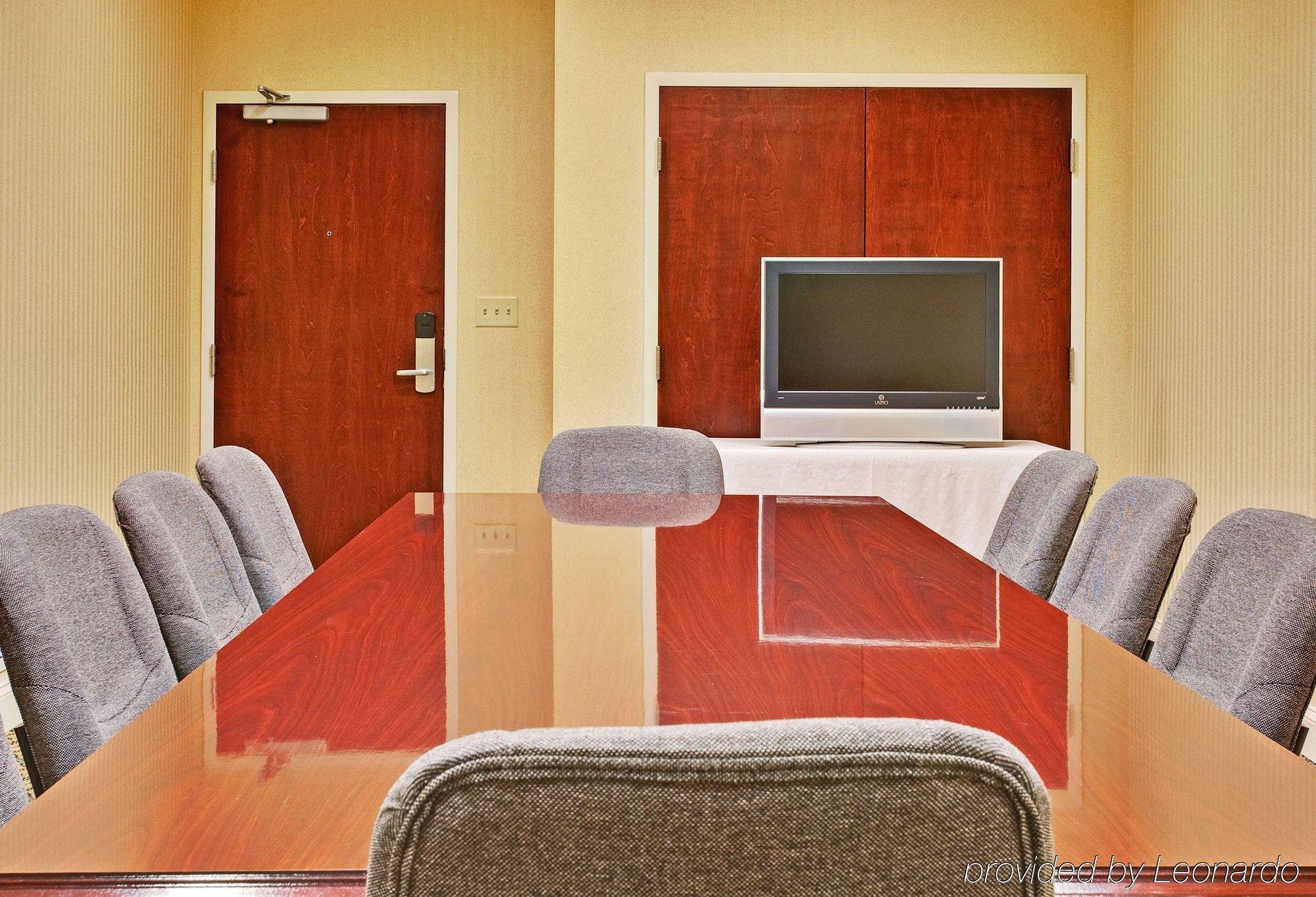 Holiday Inn Express & Suites Dyersburg, An Ihg Hotel Bekvämligheter bild