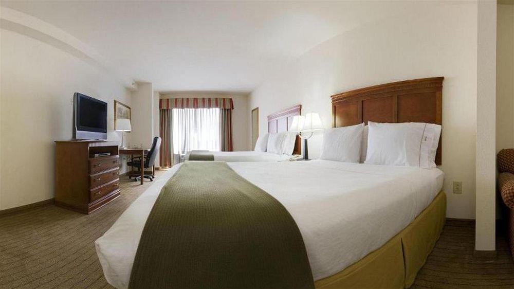 Holiday Inn Express & Suites Dyersburg By Ihg Exteriör bild