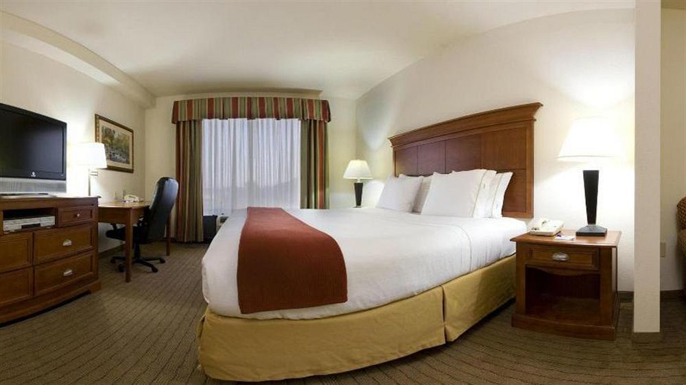 Holiday Inn Express & Suites Dyersburg By Ihg Exteriör bild