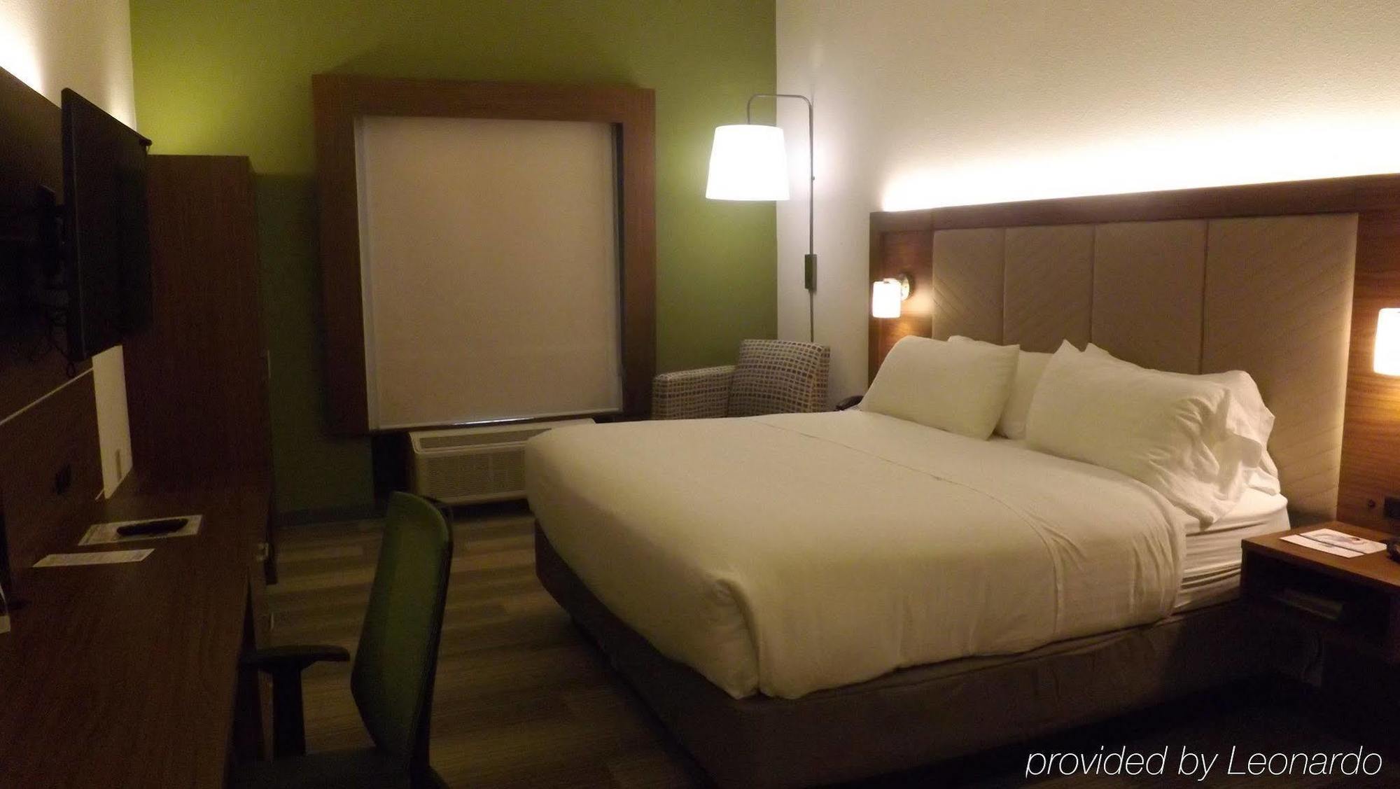 Holiday Inn Express & Suites Dyersburg By Ihg Exteriör bild