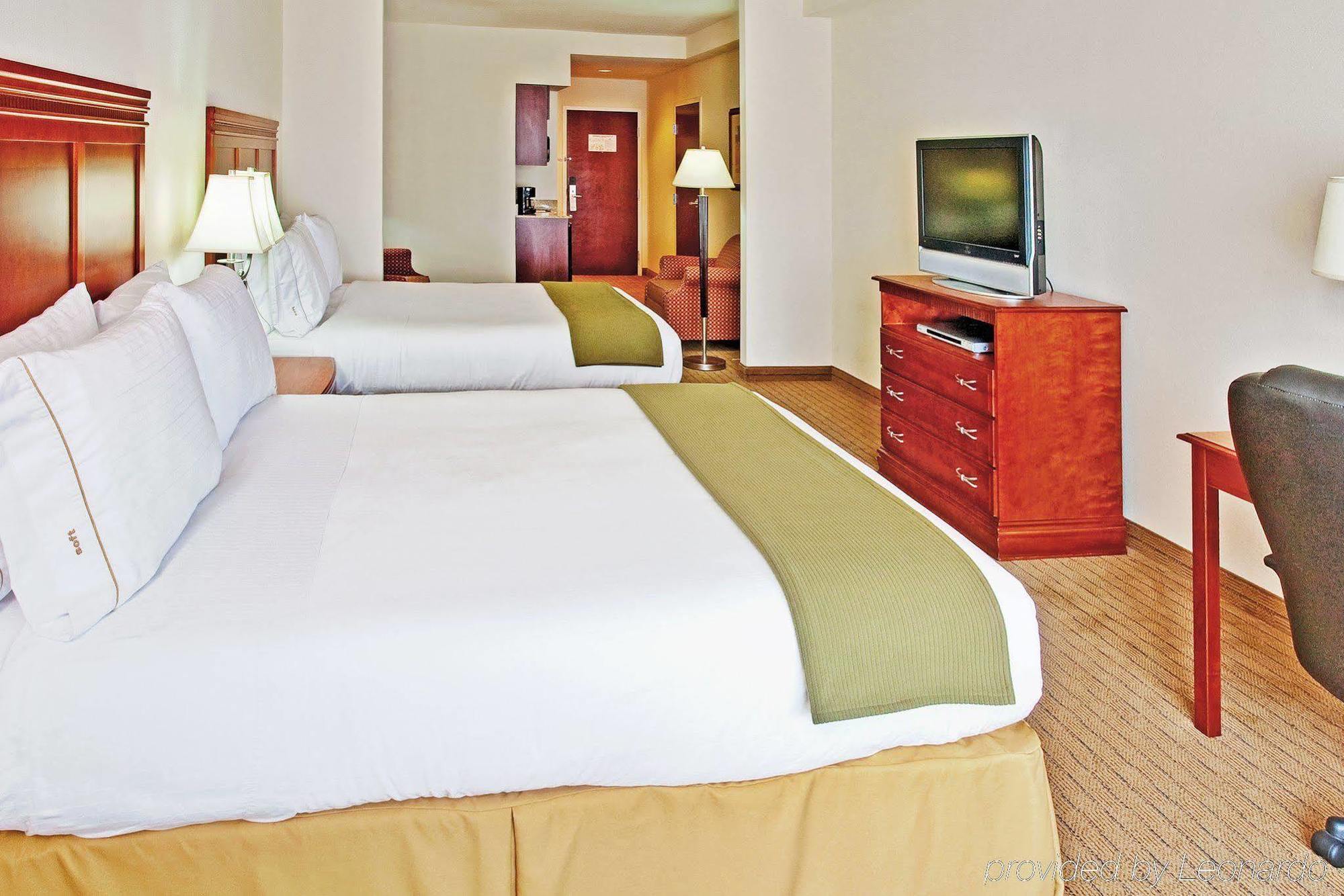 Holiday Inn Express & Suites Dyersburg By Ihg Rum bild