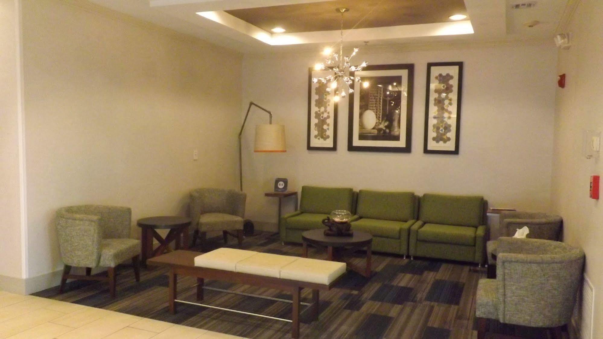 Holiday Inn Express & Suites Dyersburg By Ihg Exteriör bild