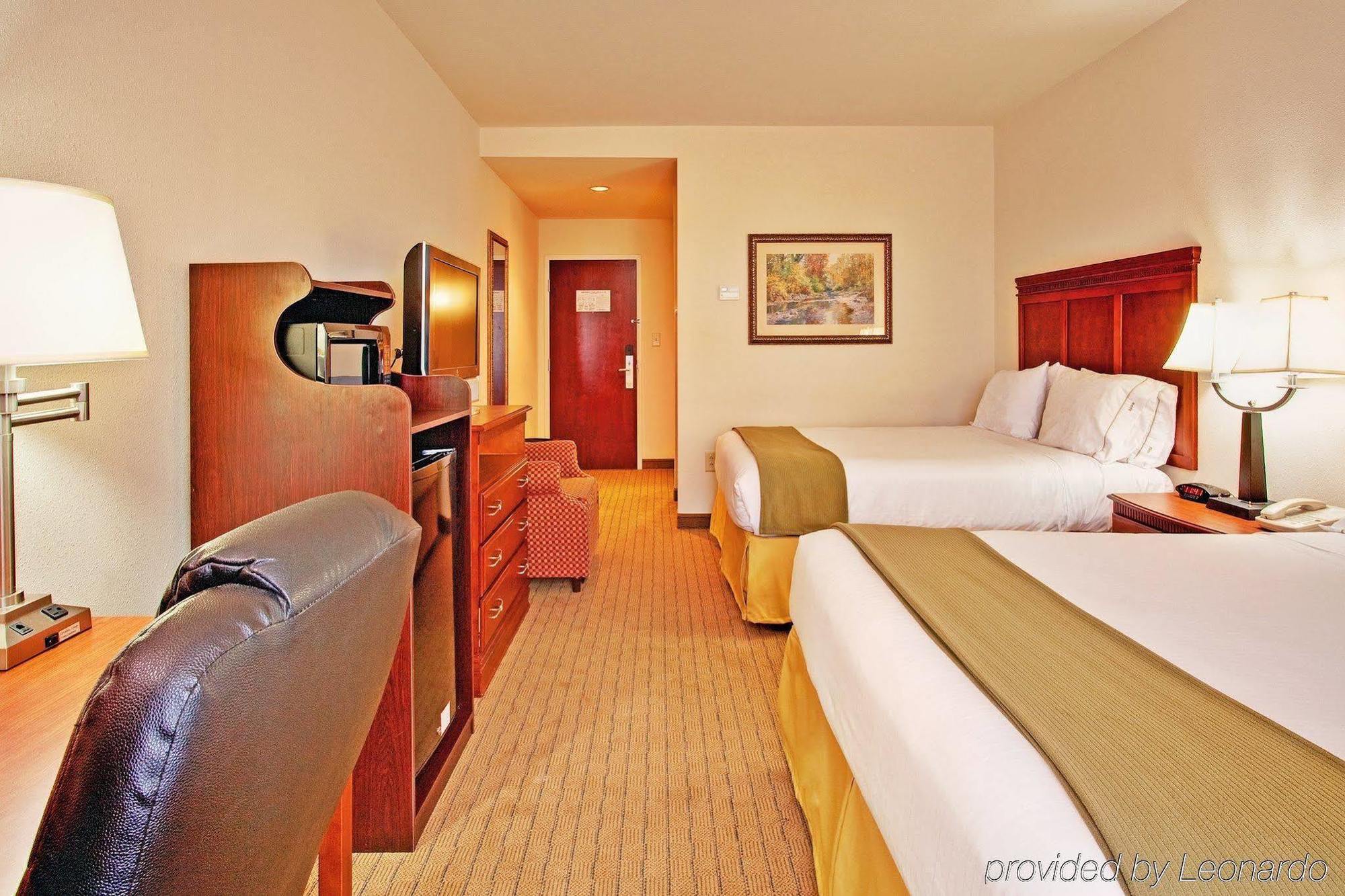 Holiday Inn Express & Suites Dyersburg By Ihg Exteriör bild