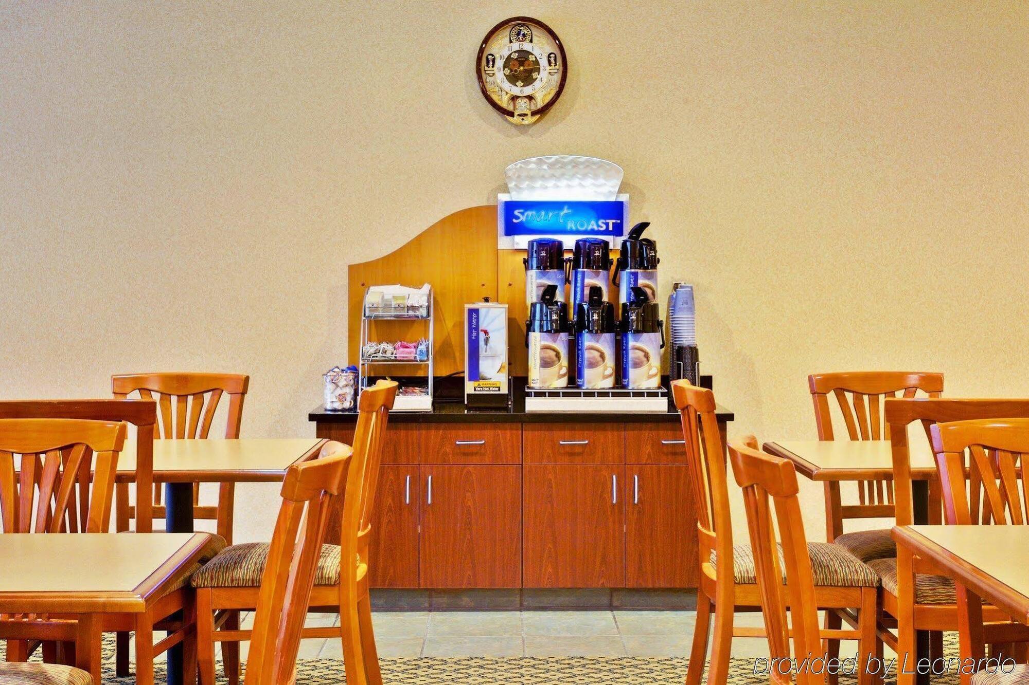 Holiday Inn Express & Suites Dyersburg By Ihg Exteriör bild