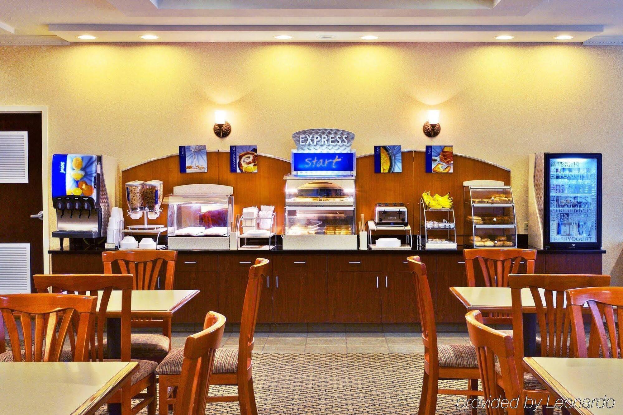Holiday Inn Express & Suites Dyersburg By Ihg Exteriör bild