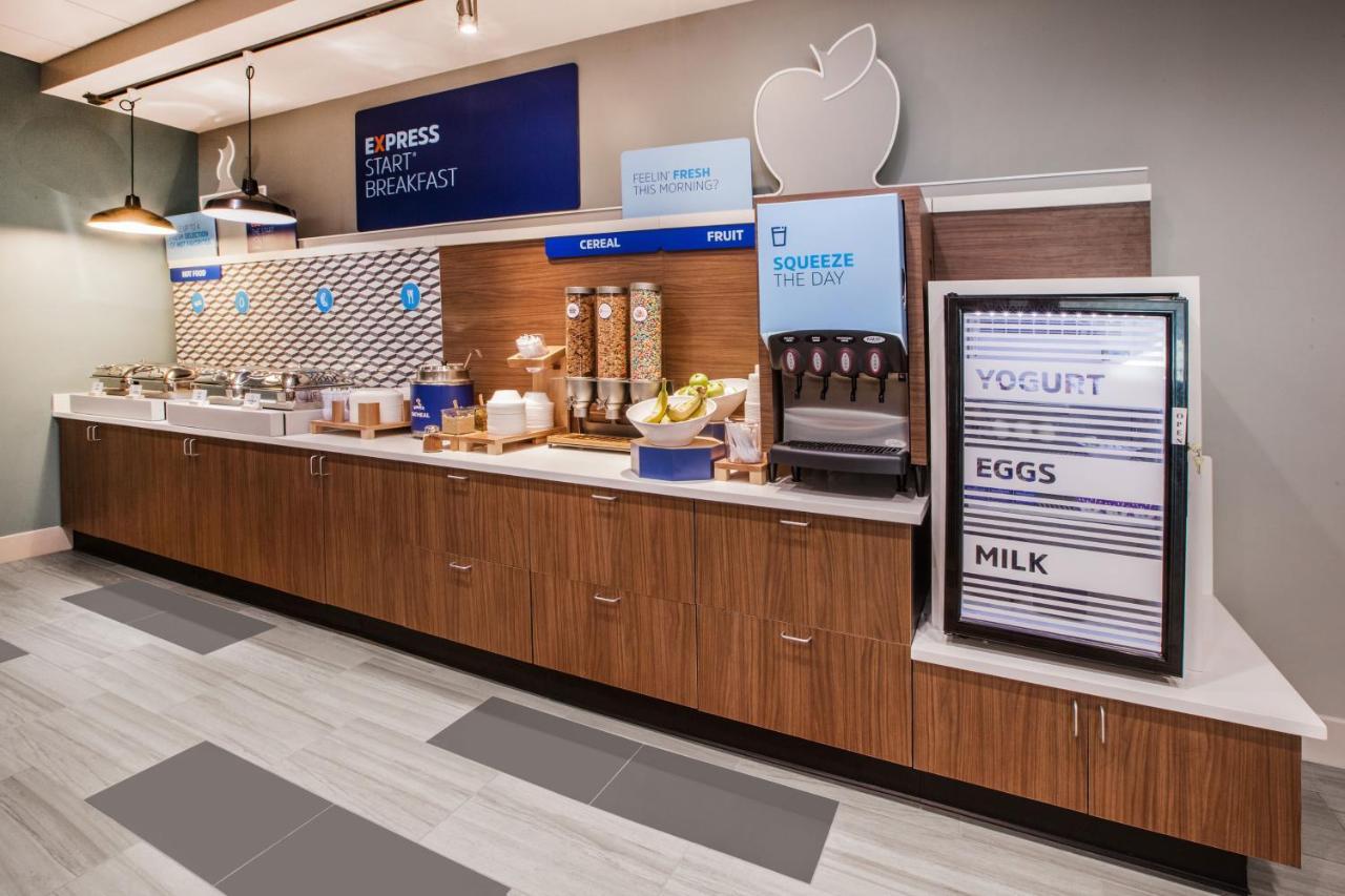 Holiday Inn Express & Suites Dyersburg By Ihg Exteriör bild