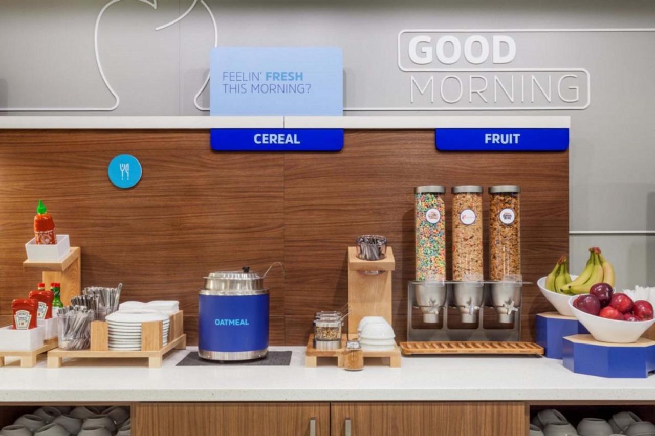 Holiday Inn Express & Suites Dyersburg By Ihg Exteriör bild