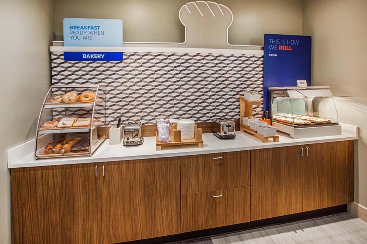 Holiday Inn Express & Suites Dyersburg By Ihg Exteriör bild